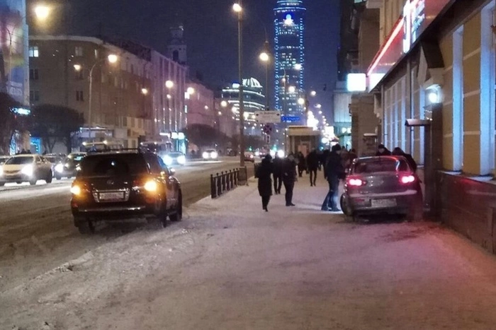 ГИБДД: Во вчерашней аварии возле УБРиР пострадавших не было