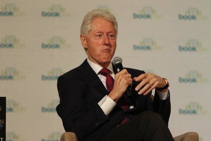 Билл Клинтон заявил о нежелании извиняться перед Моникой Левински