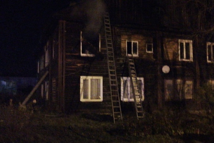 Стали известны подробности пожара, в котором погибла многодетная семья из Свердловской области