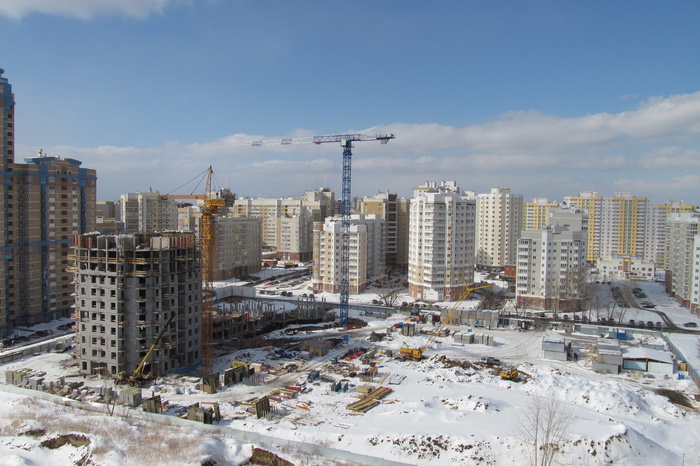 Ростехнадзор выяснил причину падения крана на стройке в Екатеринбурге