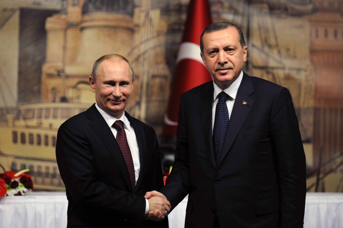 Путин впервые приехал в Стамбул после крушения Су-24