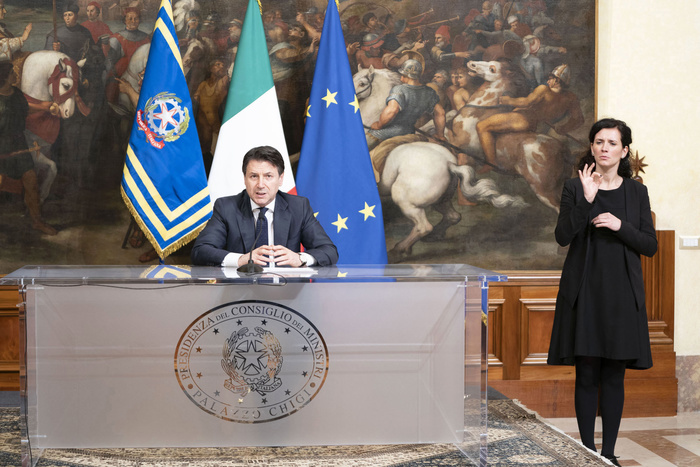 В Италии повысили до €3 тыс. штрафы за нарушение карантина