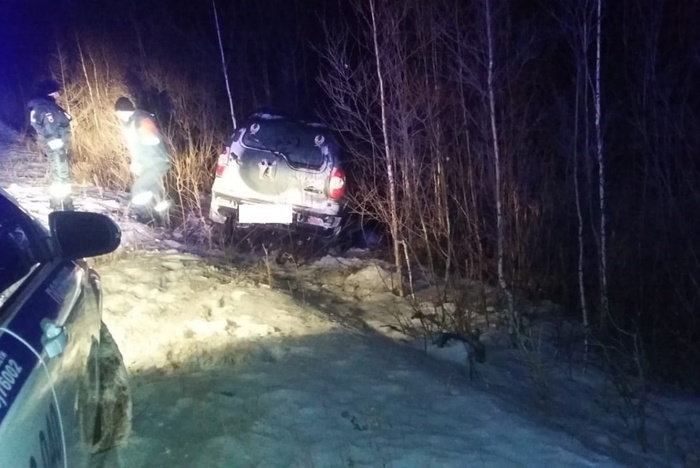 На свердловской трассе пьяный водитель влетел во встречный автомобиль и покалечил двух людей