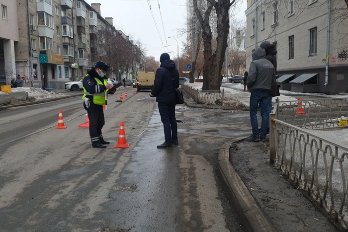 Пожилая женщина погибла в переулке Красном под колесами автомобиля инкассации