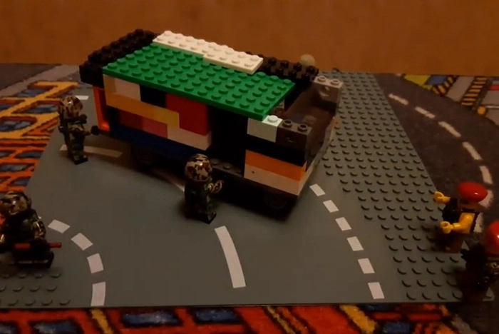 ФСБ: Сотрудника оператора сотовой связи осудили за махинации с SIM-картами