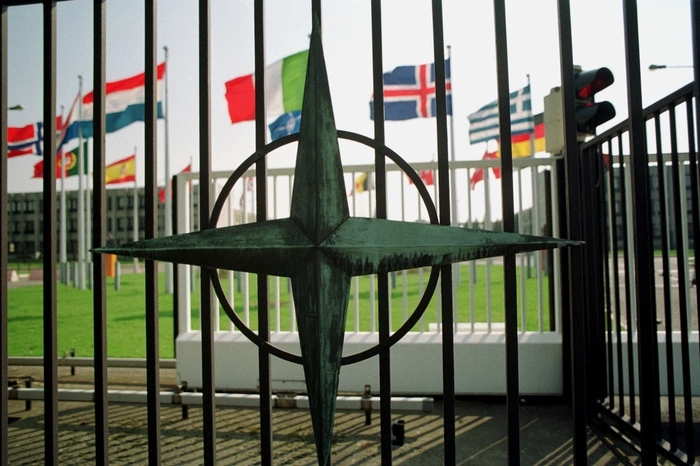 СМИ сообщили о создании «горячей линии» Россия-НАТО