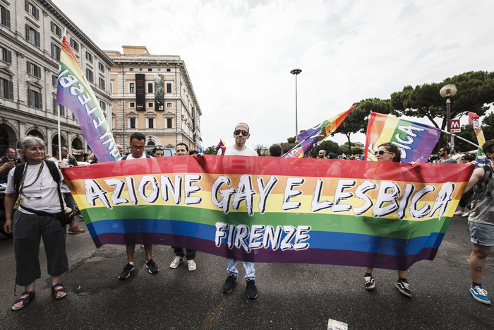 В Польше, Италии и других странах вчера прошли гей-парады