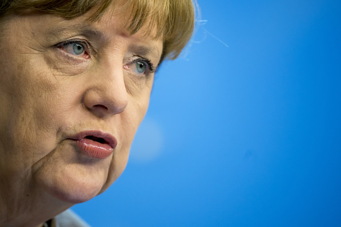 Меркель: сексуальные атаки в Кельне требуют жесткого ответа