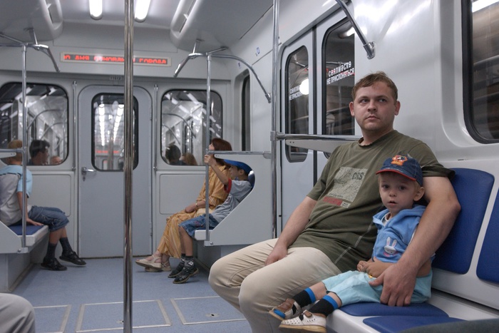 В Перми женщина ударила маленького сына головой об окно трамвая