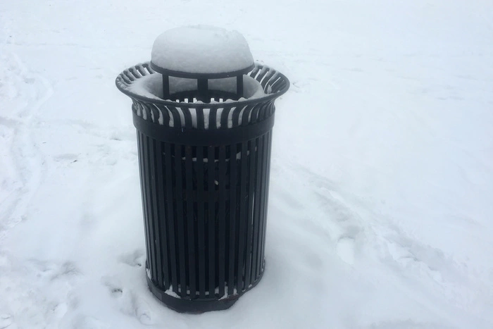 В Свердловской области выпал зеленый снег