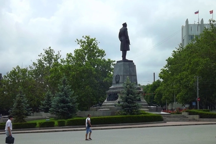 Двух чиновников крымского правительства уволили за майнинг биткоинов