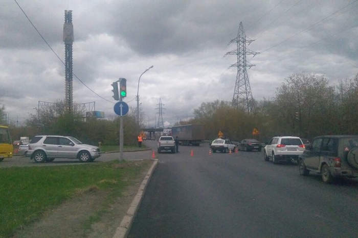 В ДТП на Новгородцевой пострадали 2 человека