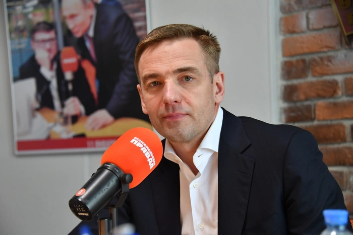 Минпромторг РФ закупит в Китае еще 300 млн медицинских масок для России