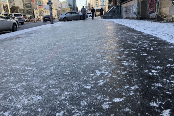 Мэр Орлов заявил о победе над гололедом в Екатеринбурге