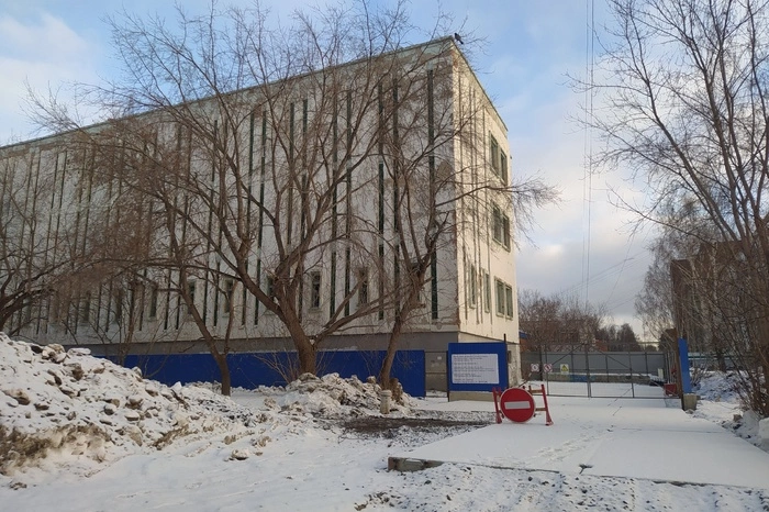 На Юго-Западе на месте заброшенного здания собираются построить 25-этажную высотку