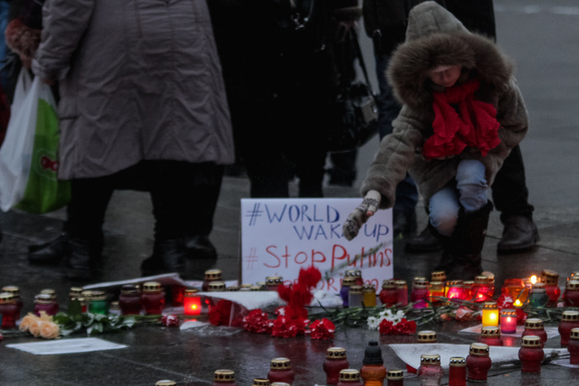 Порошенко удивило «отсутствие официальной реакции» России на обстрел Мариуполя