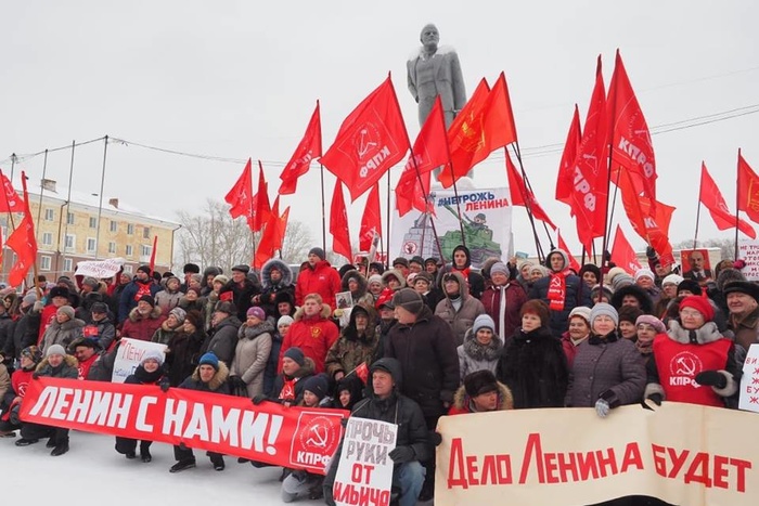 Коммунисты попытаются сохранить памятник Ленину в Ревде с помощью референдума