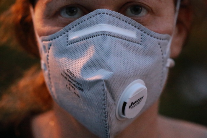 Вирусолог Чарльз Кэлишер предупреждает: «Эпидемия может продлиться годы»