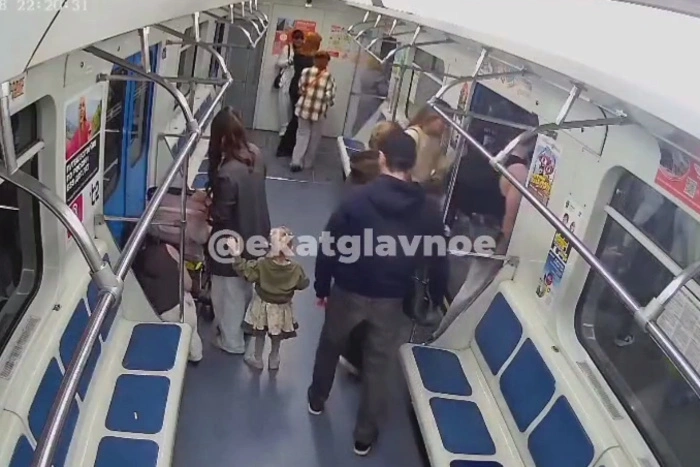 По факту инцидента с «зажатым ребенком» в метро Екатеринбурга возбуждено уголовное дело