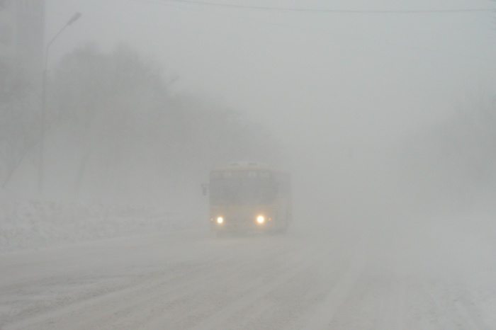 В Калмыкии сдуло в кювет пассажирский автобус