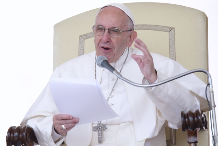 Папа римский будет увольнять епископов за недосмотр за священниками-педофилами