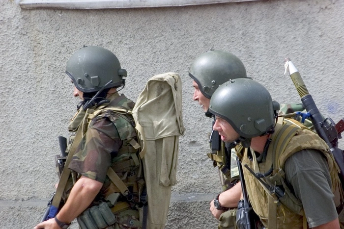 На Урале детям в лагере показали инсценировку захвата заложников