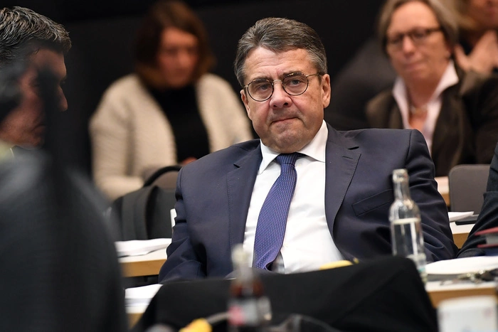 Партия Меркель осудила идею главы МИД об ослаблении санкций против России