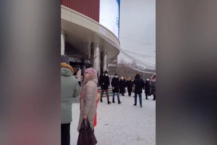 В Екатеринбурге опять эвакуировали торговый центр