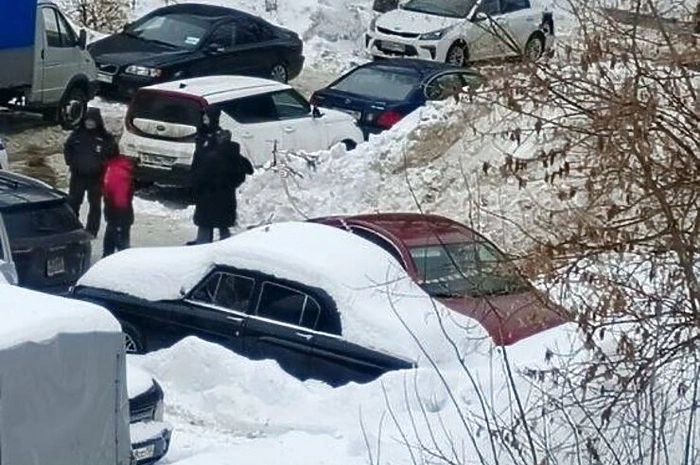 В Подмосковье школьника завалила снегом уборочная техника. Он погиб на месте