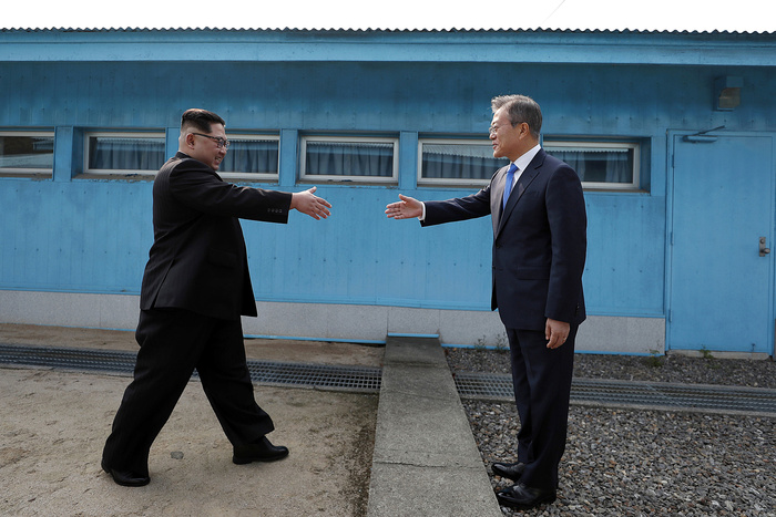 Лидеры Южной и Северной Кореи встретились, но вместе так и не пообедали