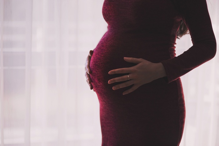 Медик рассказала, как коронавирус может повлиять на беременность и развитие ребёнка