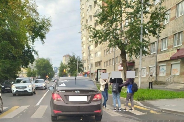 В Екатеринбурге нашли женщину, которая сбила подростка на пешеходном переходе