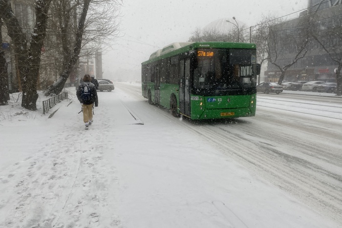 В Екатеринбурге общественный транспорт меняет свои маршруты на один день