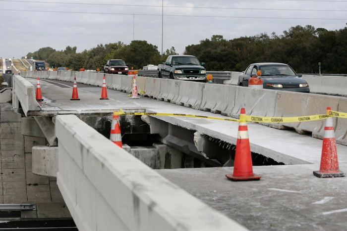 Развязки Кольцовского тракта отремонтируют за 90 млн рублей