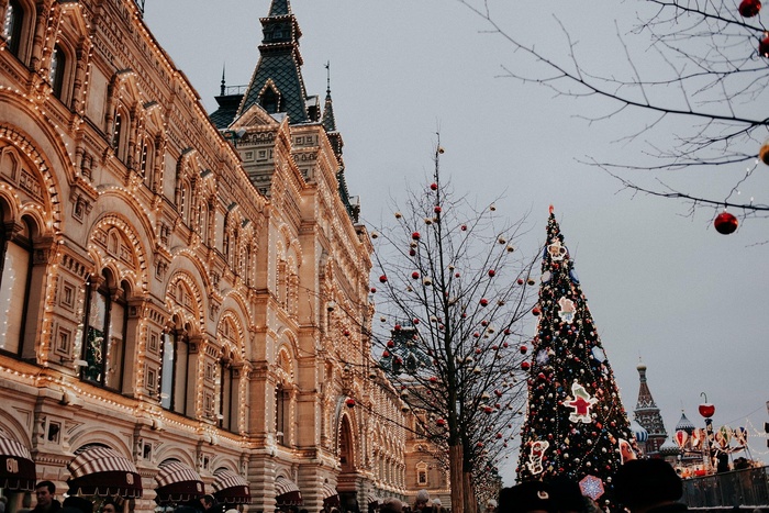 В Кремле прокомментировали возможность продления новогодних каникул из-за COVID