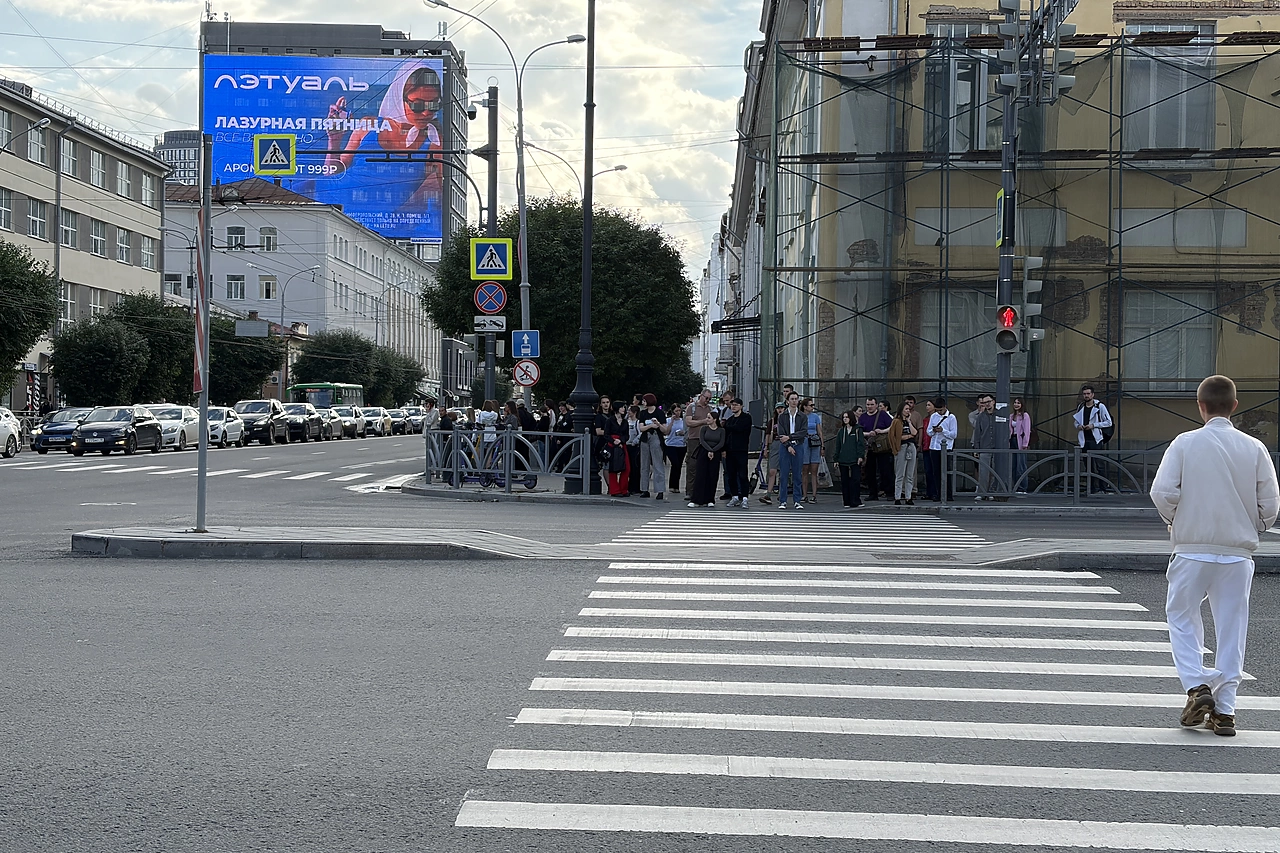 Пьяного водителя, сбившего пешехода на тротуаре, задержали в Первоуральске (ФОТО)