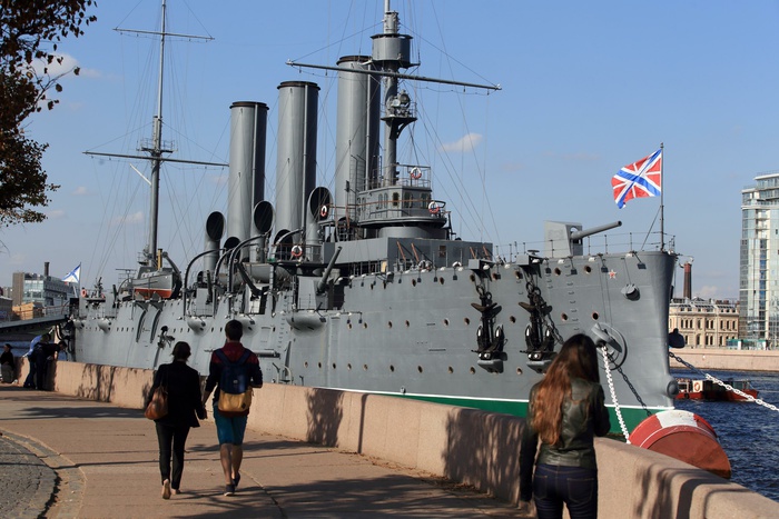 Крейсер «Аврора» вернется на стоянку у набережной Петербурга в июле