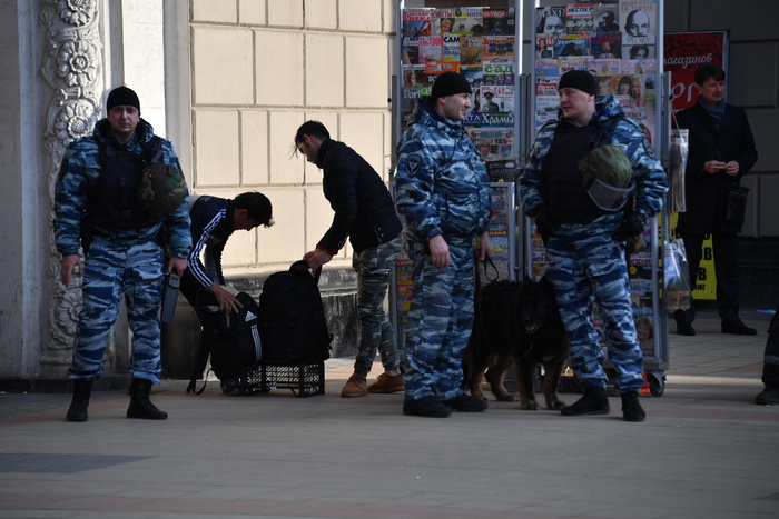 В Хабаровске напали на приемную УФСБ и убили одного сотрудника