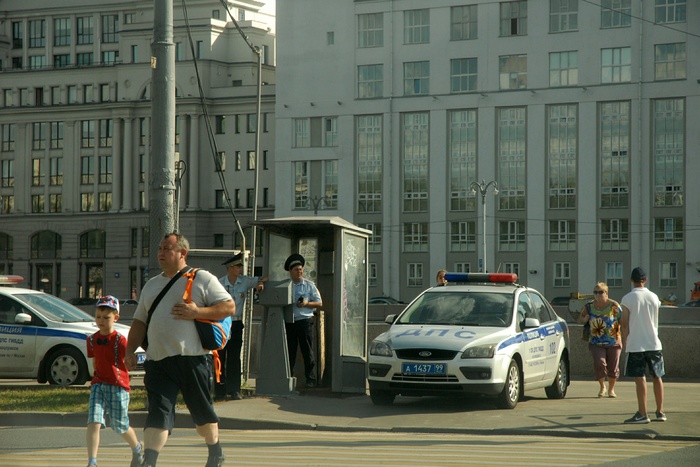 В центре Москвы задержали авто со «слепыми» номерами и банкоматом в салоне