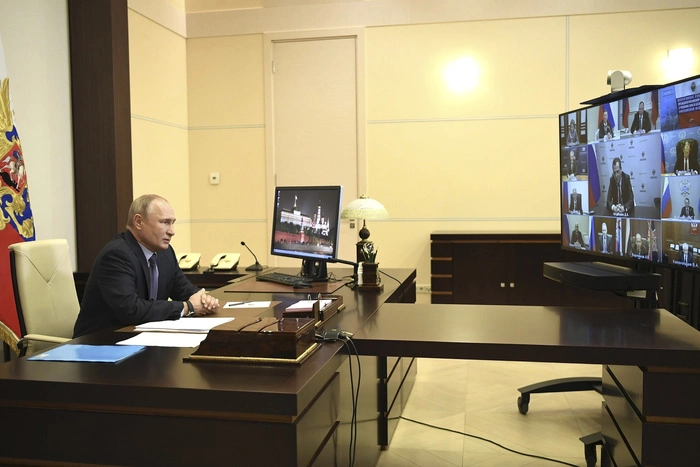 «Это заслуга Навального». Евгений Ройзман прокомментировал вчерашние меры поддержки от Путина