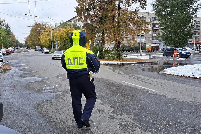 На екатеринбургских дорогах заменят разметку