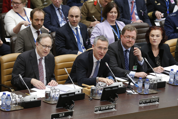НАТО пригласило Черногорию в альянс