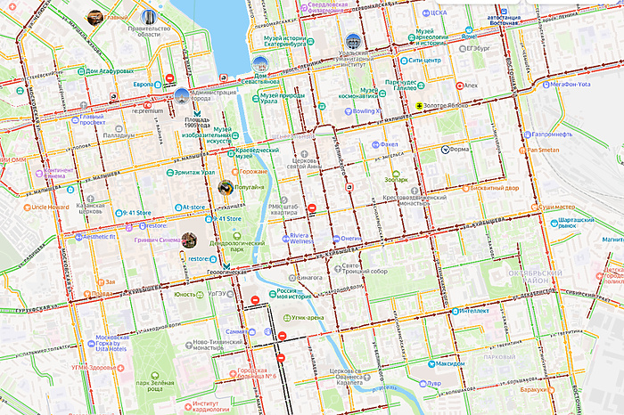 Екатеринбург встал в одну большую пробку из-за перекрытия улиц
