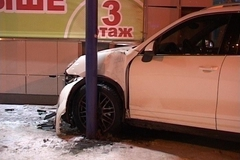 В Екатеринбурге Porsche Cayennе въехал  в магазин