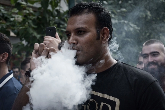 Власти Гонконга планируют запретить электронные сигареты