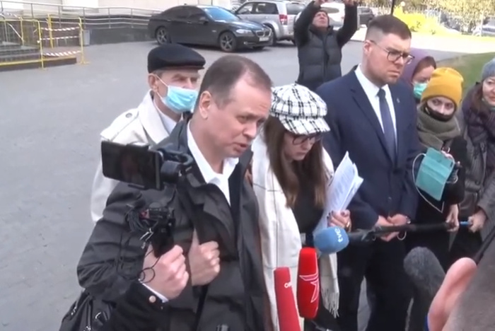 К адвокату структур Навального пришли с обыском, сам он задержан