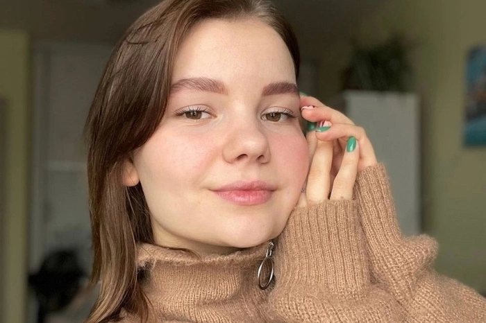 Стюардесса из Екатеринбурга попала в топ самых красивых в России