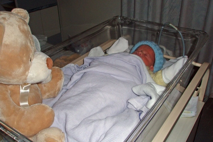 Брошенную в лесу под Челябинском девочку Кристину выписывают из больницы