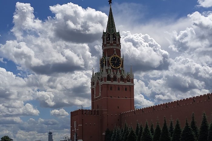 В Кремле допустили возможность прямой материальной помощи россиянам