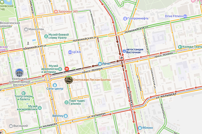 В центре Екатеринбурга образовалась огромная пробка